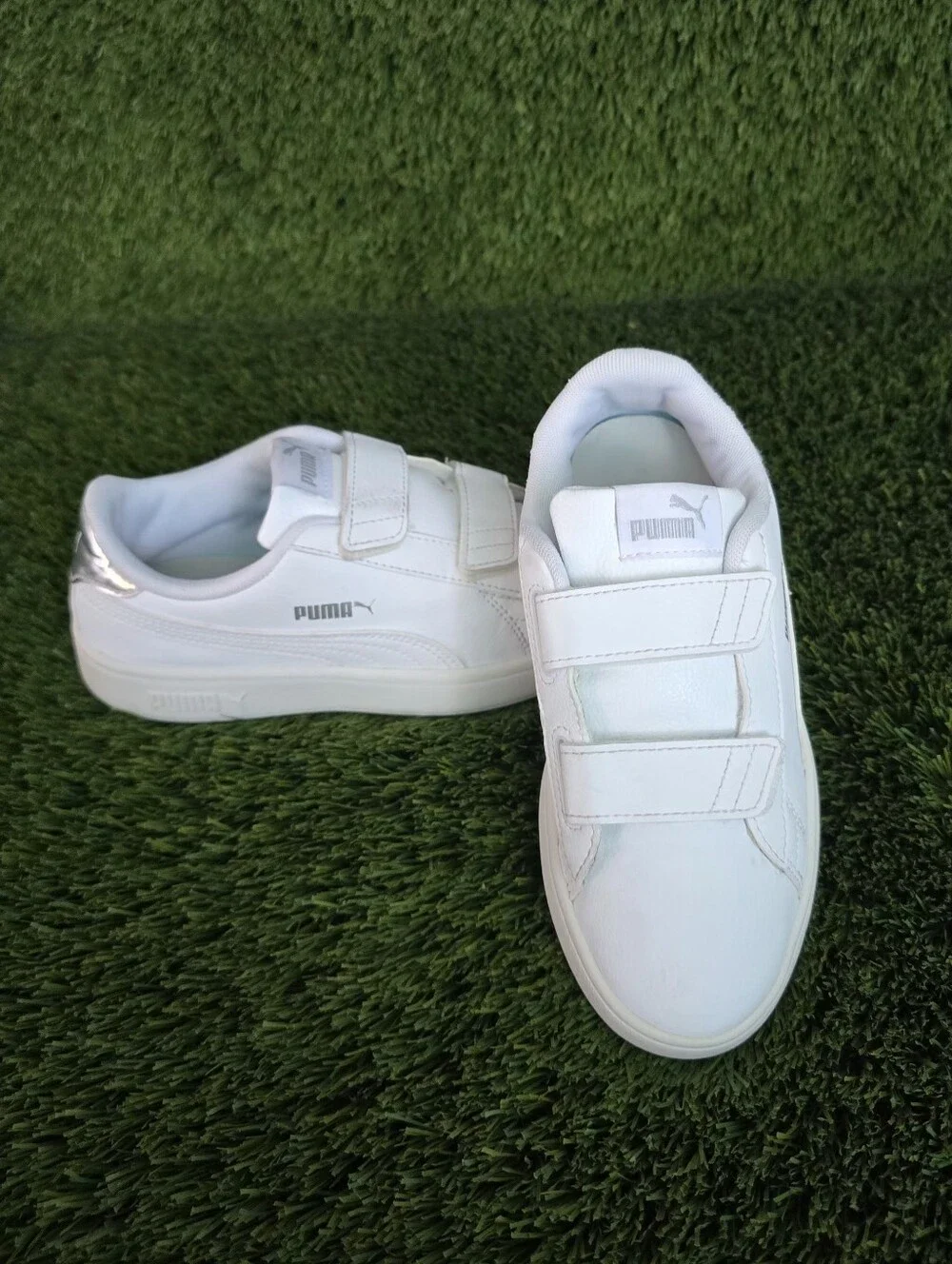 PUMA Smash v2 Sneakers